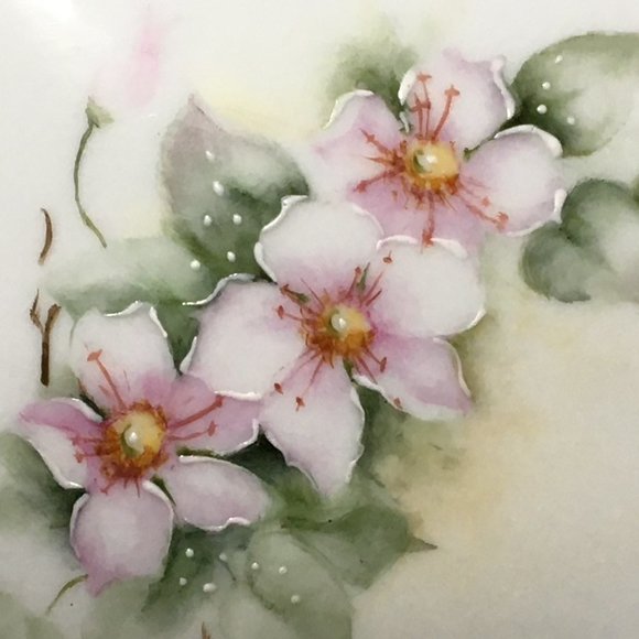 Beautiful Vintage Porcelain Floral Divided Playing Cards/Trinket Covered Dish - Picture 8 of 12